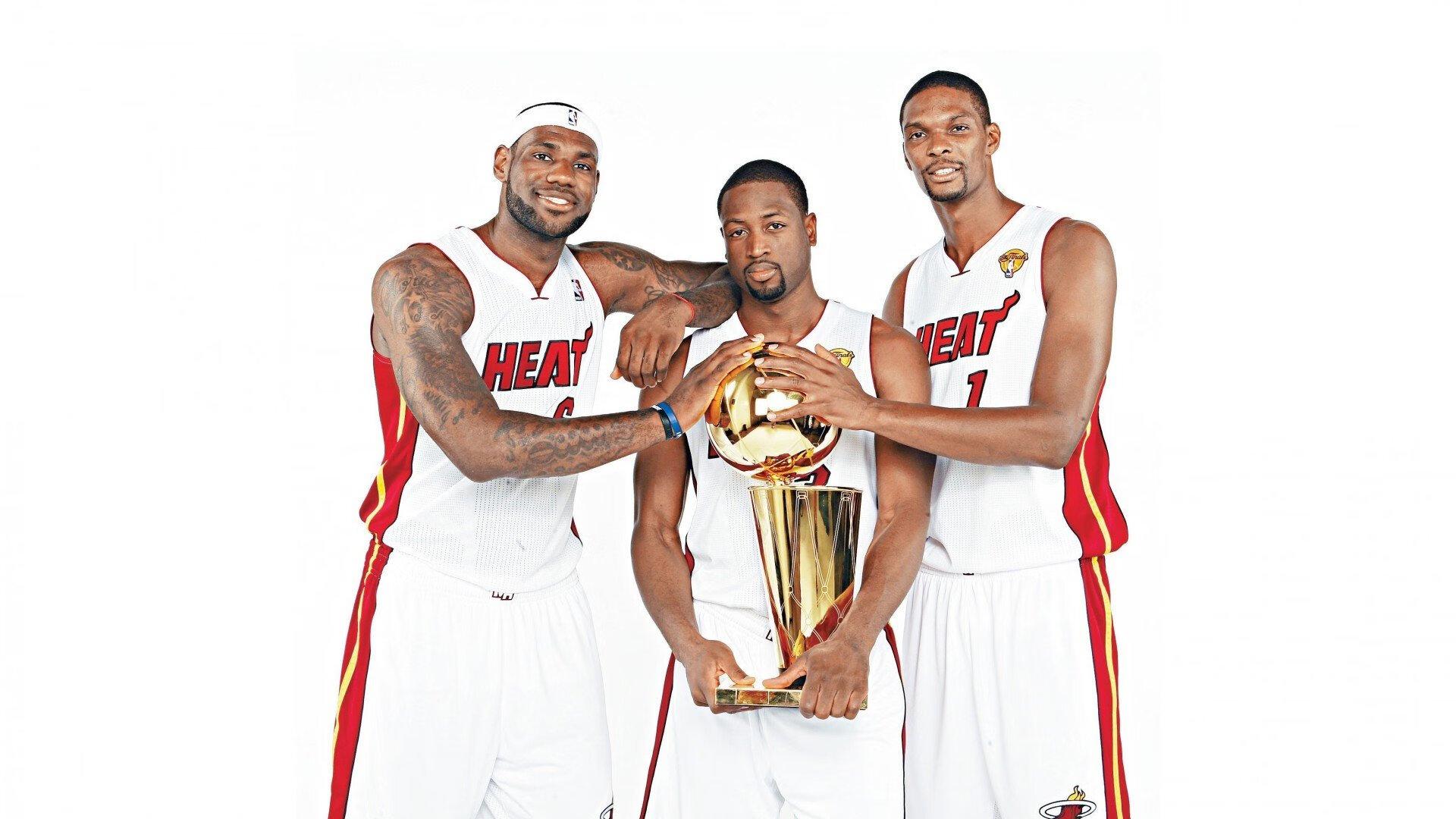 每体曝弗里克关键战冷落卡萨多，德容复出即锁定核心席位